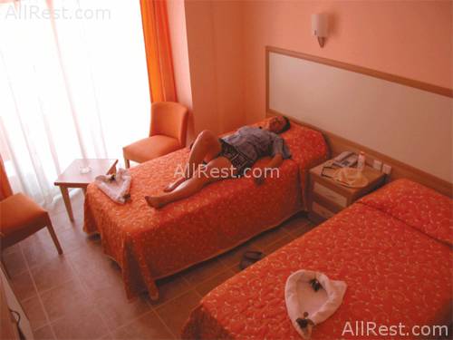 Mr. Crane Hotel 5